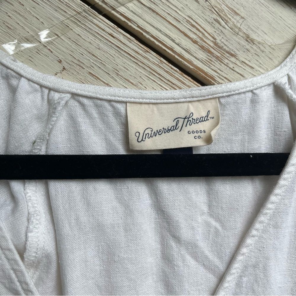 Universal Thread White Flutter Sleeve - Picture 4 of 8